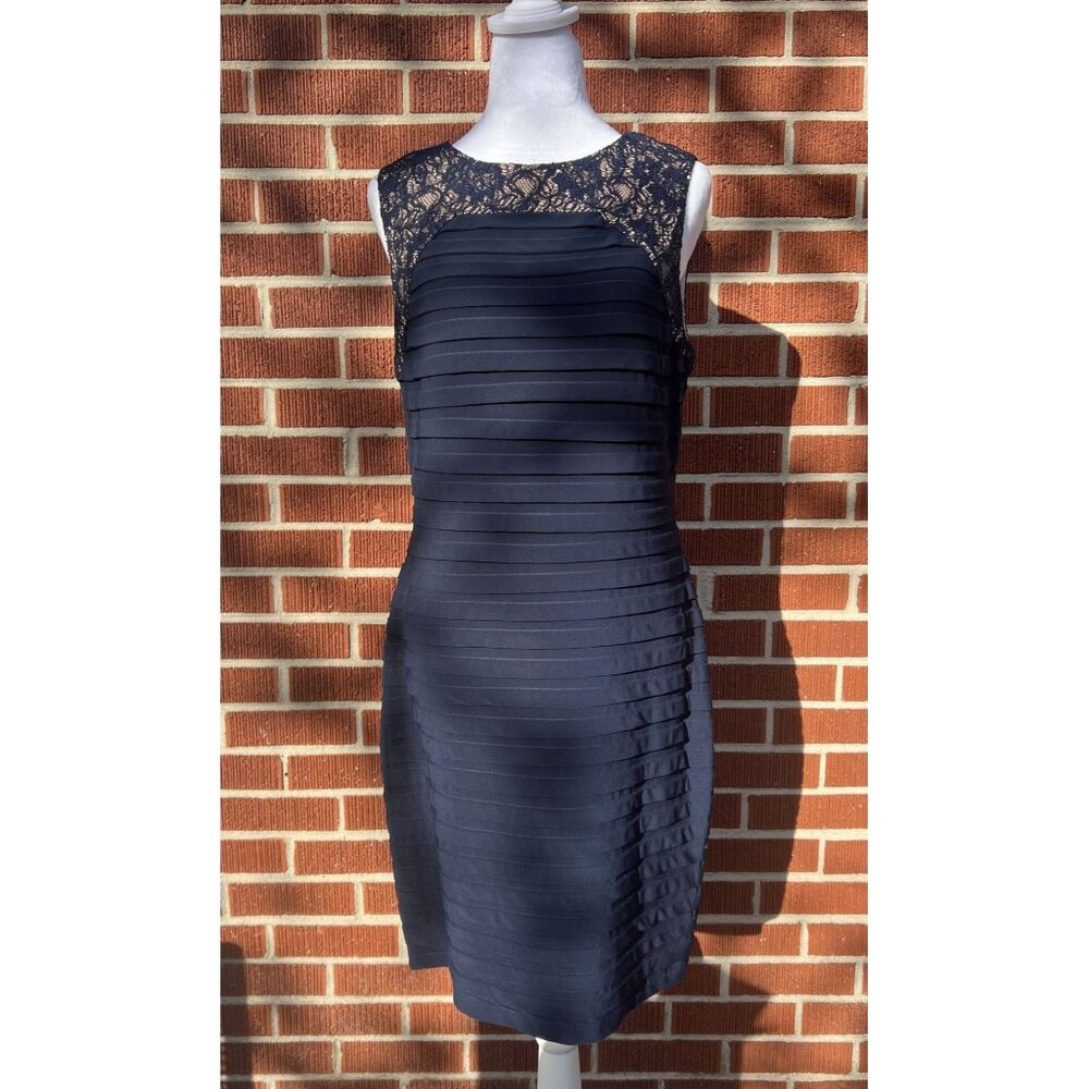 Adrianna Papell Navy Lace & Tiered Sleeveless Sheath Dress Size 12 Elegant Eveni
